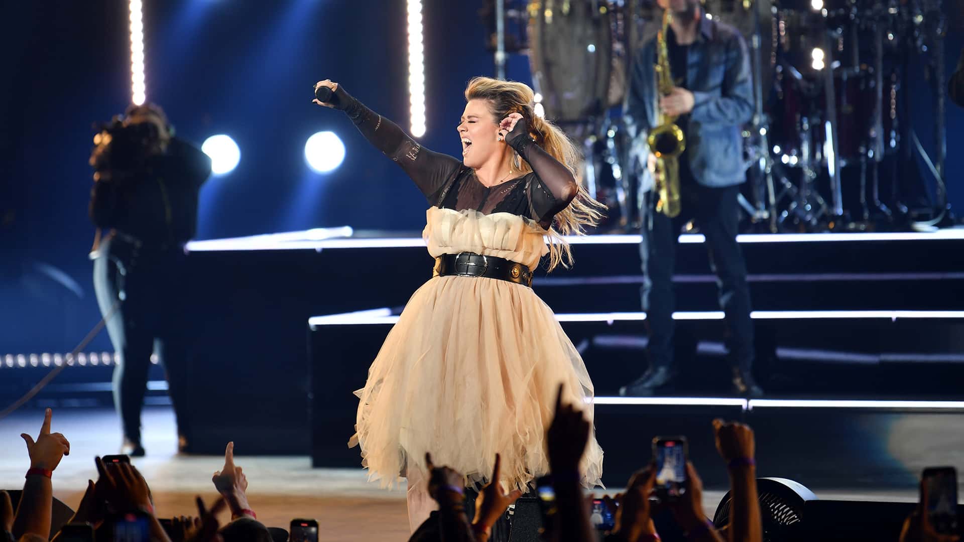Kelly Clarkson Includes Harry Styles Cover in Career-Spanning Las Vegas Residency Set