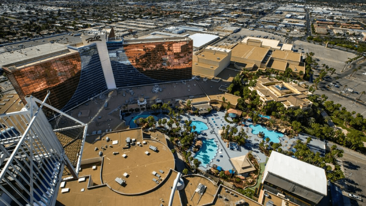 Suicide Victim Found With AR-15 Inside Las Vegas Casino Bathroom | Officer